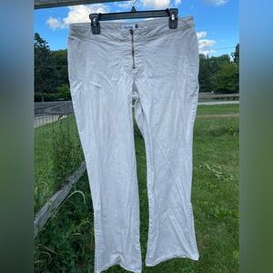 Cream zip up low rise Y2K pants - no back pockets